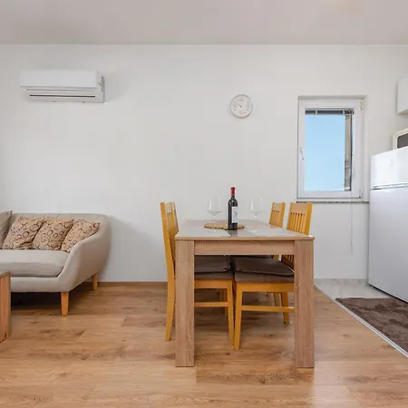 Apartment Nera *