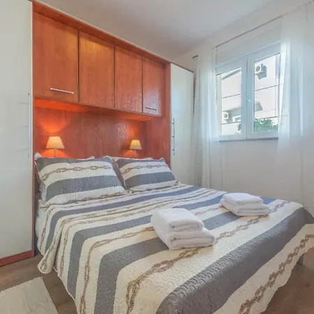 Nera Apartment *