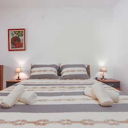 Nera Apartment *